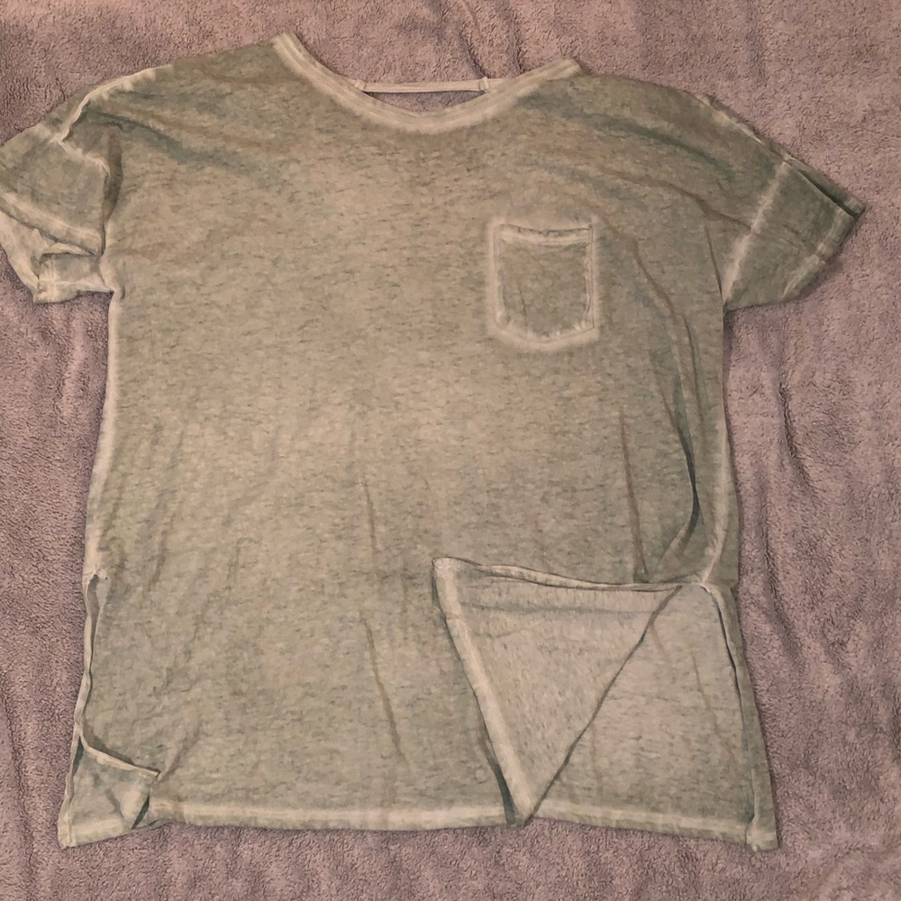 Green t-shirt with open back